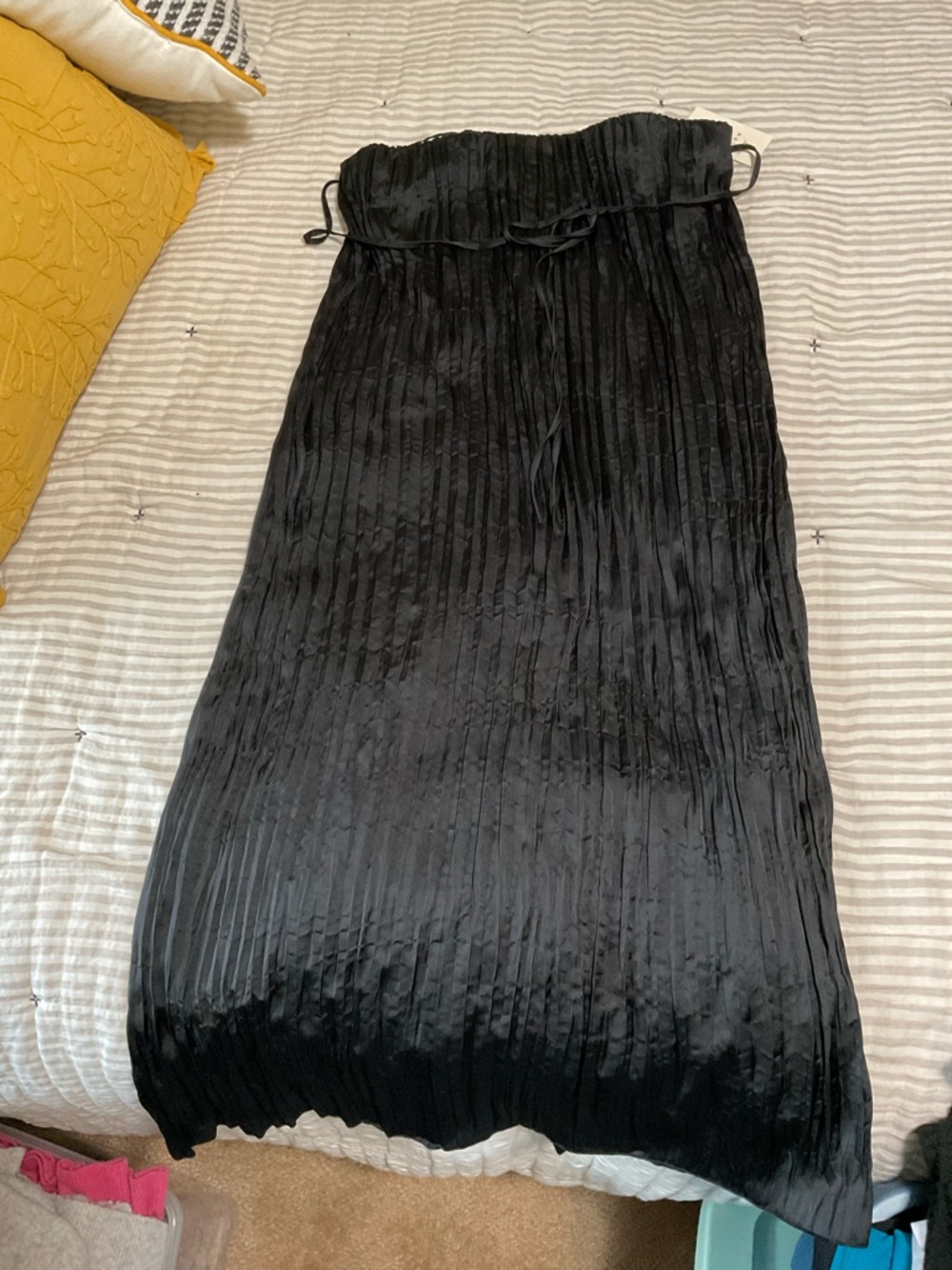 A New Day Black Crinkle Maxi Midi Skirt Large. NWT